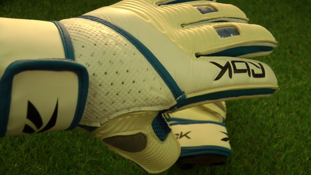 reebok goalkeeper gloves