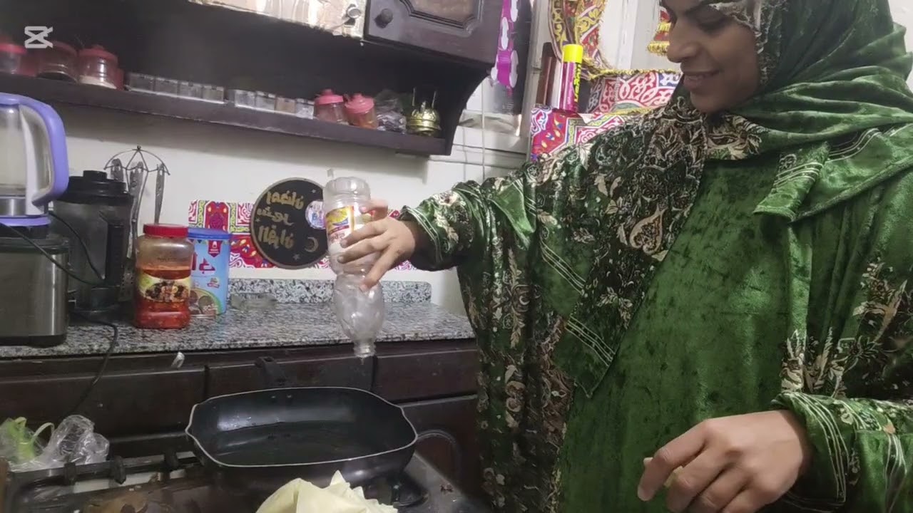 تعال نشوف ام ادم عملت سمبوسه ومكرونه بشاميل🌙🌟