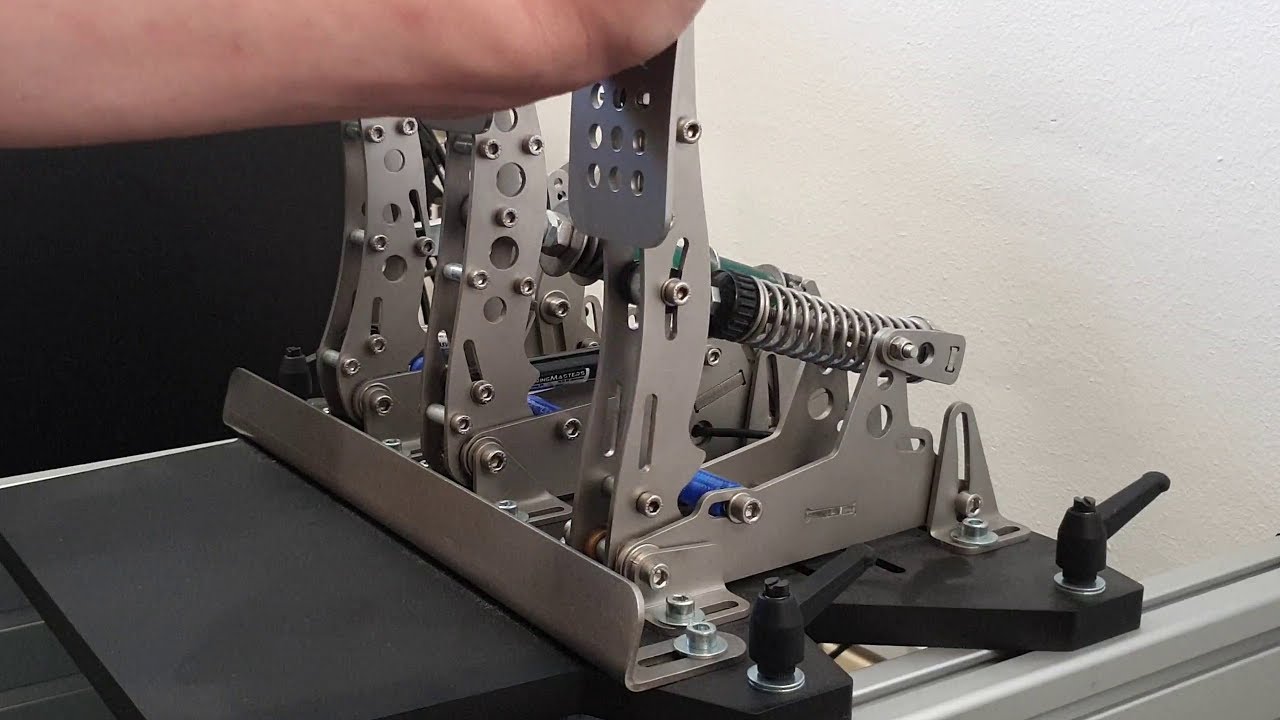 HE Ultimate Pedals No Damper VS Damper Throttle Sound Difference