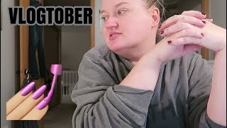 painting my nails | day 12 #VLOGTOBER