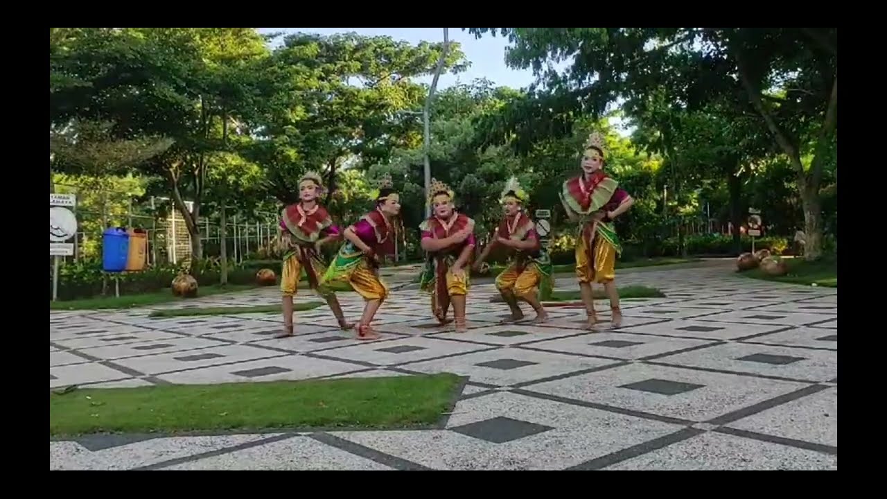 TARI DOLAN SORE_CHARISMA BUDAYA SURABAYA_ GITOMARON LOMBATARI_PANGGUNG EKSPRESI ANAK INDONESIA'24