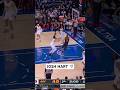 Josh Hart gets crafty for the layup