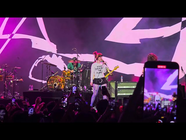 Paramore - Rose-Colored Boy (Live Movistar Arena - Santiago de Chile 2023) class=