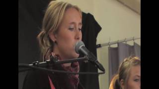 3. Stina & Jana Karlsson - Sången dom spelar när filmen är slut - Talangjakt auditions