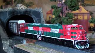 Intermountain Ferromex Gevos con tren Automotriz
