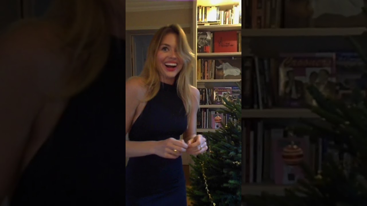 Sharing the Gift of Glow | Clarins