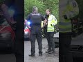 Fahrer verschwindet nach Unfall im Wald!