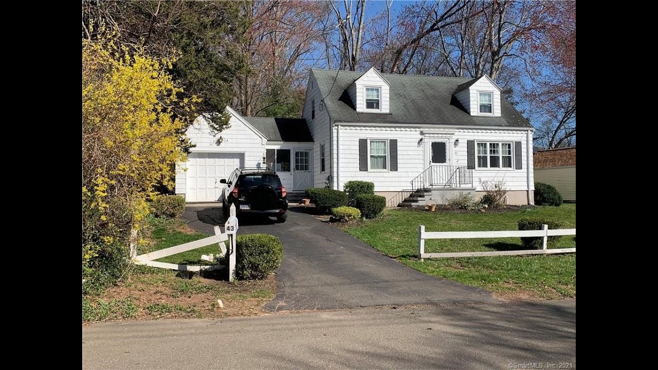 43 Dorrance Place, Hamden, CT 06518 Brenda Milhomme, Broker/Owner