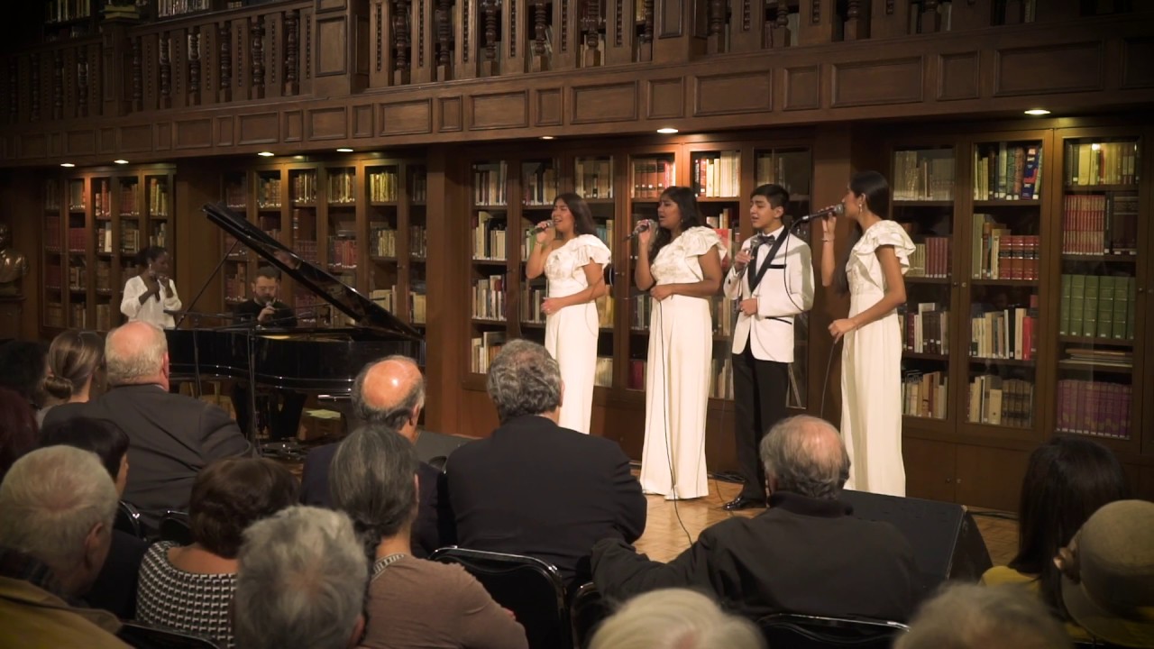 CONTIGO EN LA DISTANCIA - Rodrigo de la Cadena, Argelia Fragoso, Los Miranda EN VIVO