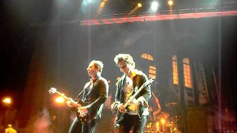 Critical Acclaim Intro Live - Avenged Sevenfold