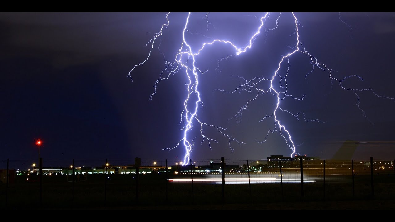 Tronar Heavy Thunderstorm Sounds | Relaxing Rain, Thunder & Lightning Ambience ...