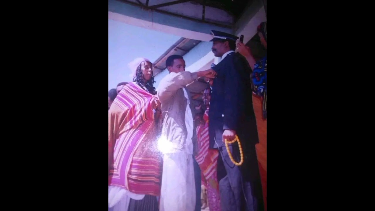 Cabdi kaamil Cawaale Heestii iid iyo Damashaad Dadku urursan yahay bay ishu qabatay adigaa Original