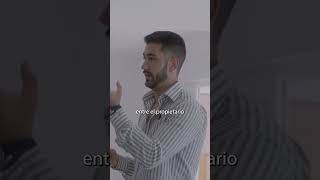 Explicándole a @PedroBuerbaum como ganamos dinero con mi empresa @viflip15 🤝