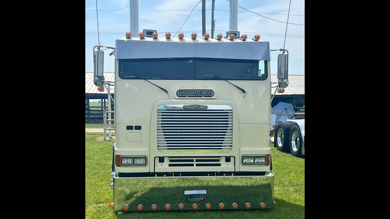 DESCARGA FREIGTHLINER FLB ATS 1.58 SUSCRIBETE DALE LIKE Y COMPARTE LINKS AQUI ABAJO