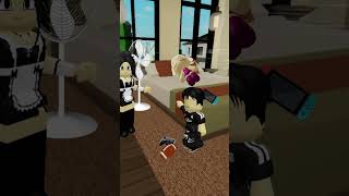 She's getting all the cool air in Roblox