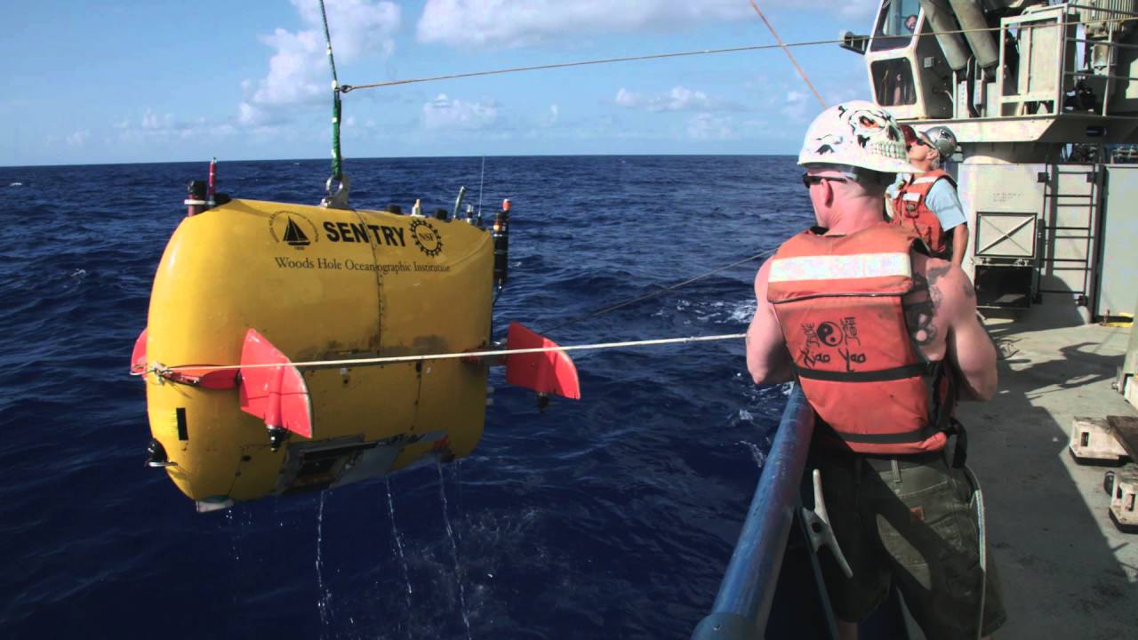 B-Roll footage of NTSB El Faro VDR Search Mission April 26, 2016