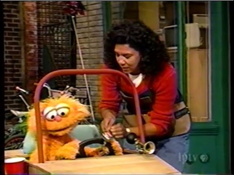 Sesame Street (#3789): Zoe Gets the Zoemobile