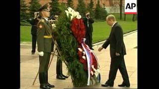 Russian president lays wreath for VE day