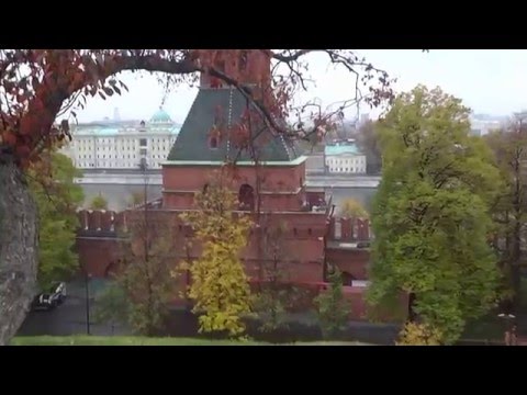 Video: Torre Tainitskaya del Kremlin de Moscú: año de construcción y foto