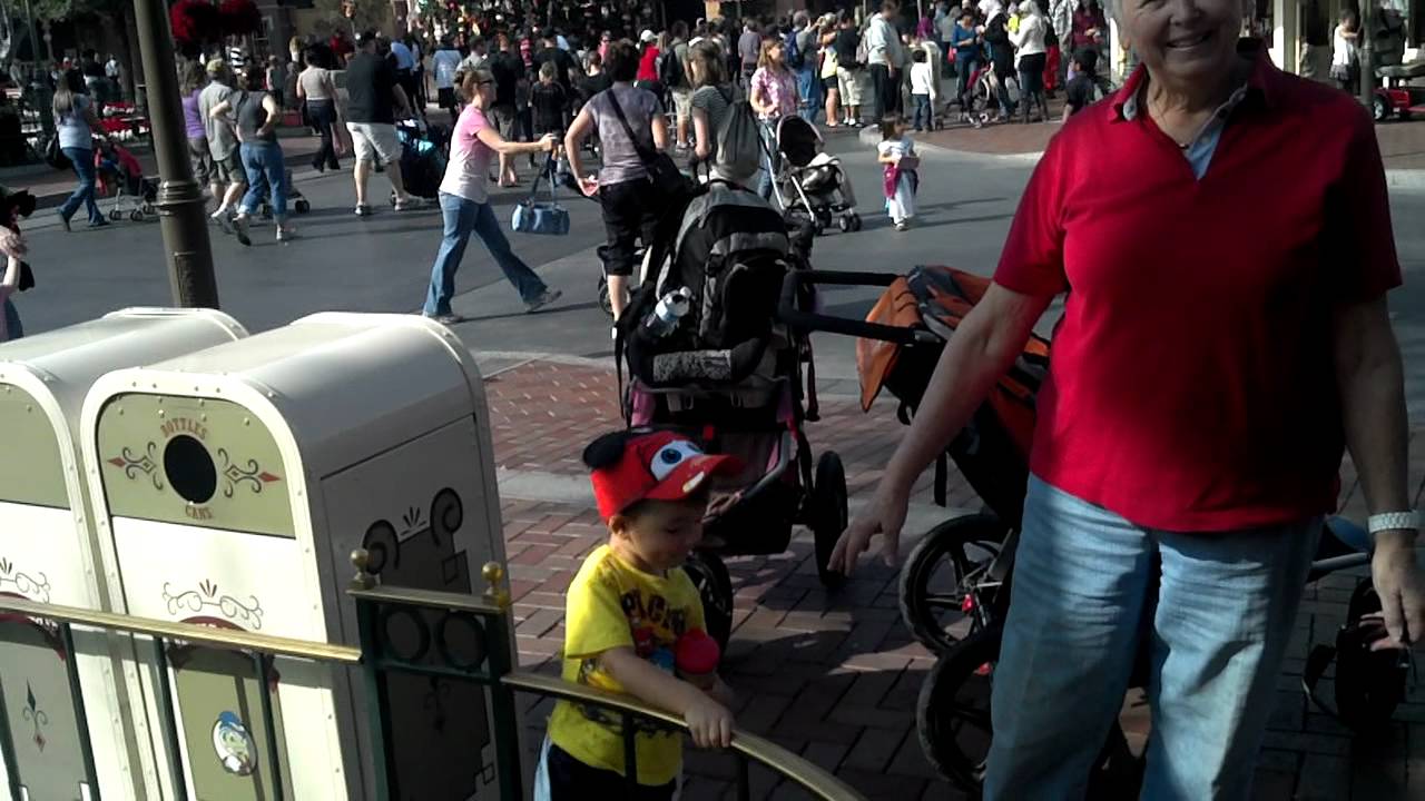 Nov 16 2011 disney Ian - YouTube