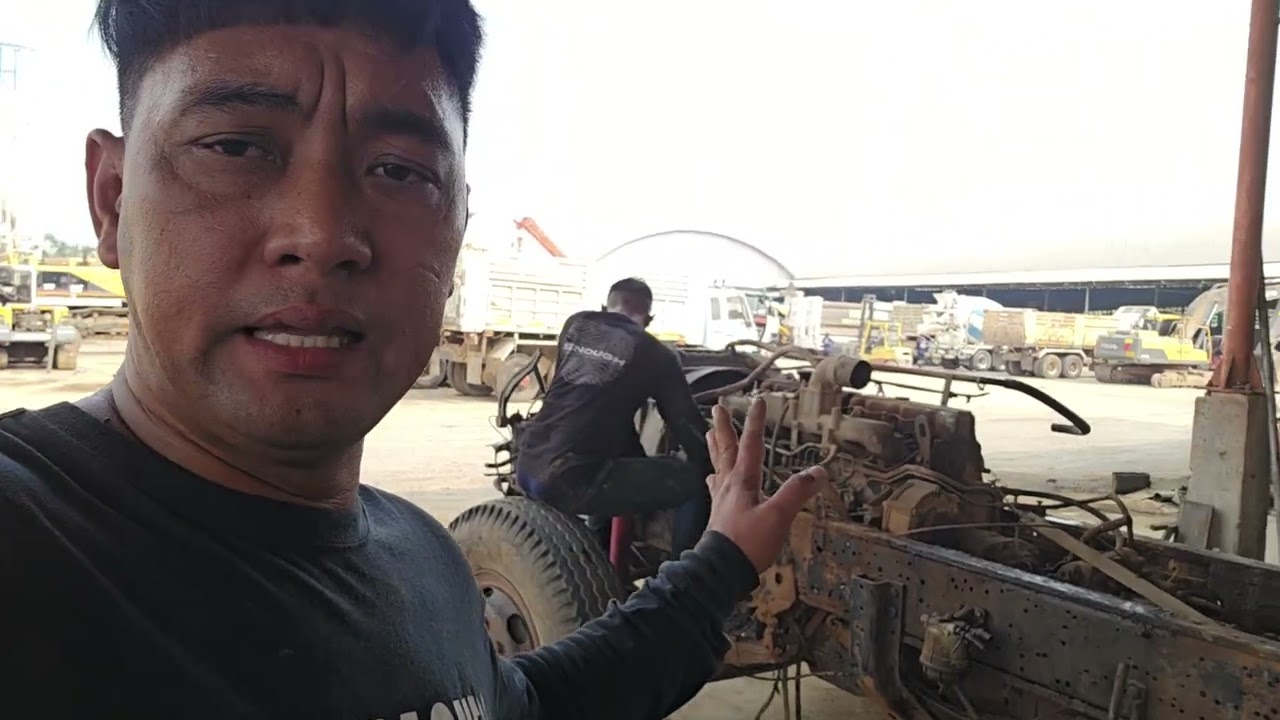 เริ่มงานก็รื้ออย่างเดียว เหลือคันนี้จัดให้หล่อๆเลยครับ