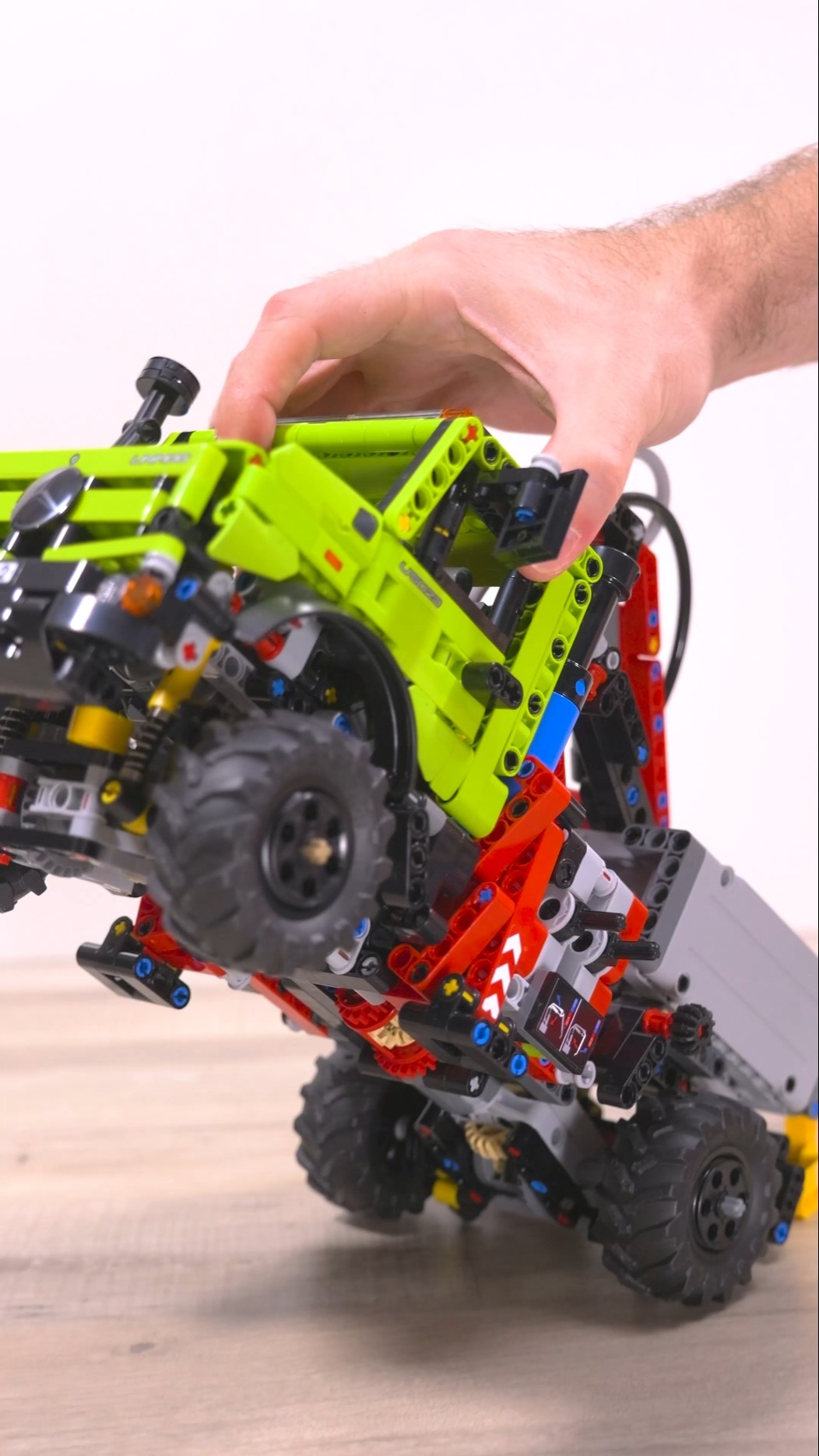 LEGO 42242 Functions Pt2 | LEGO Mercedes Benz Unimog U 5023 Crane