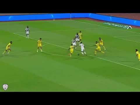صالح ابو الشامات في مباراة الاهلي والحزم