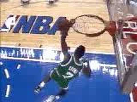 Dee Brown says he made up his famous no-look dunk on the spot