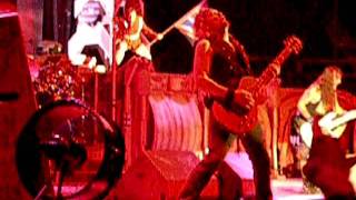 Iron Maiden-Paris-2011-10-Adrian Smith In Action