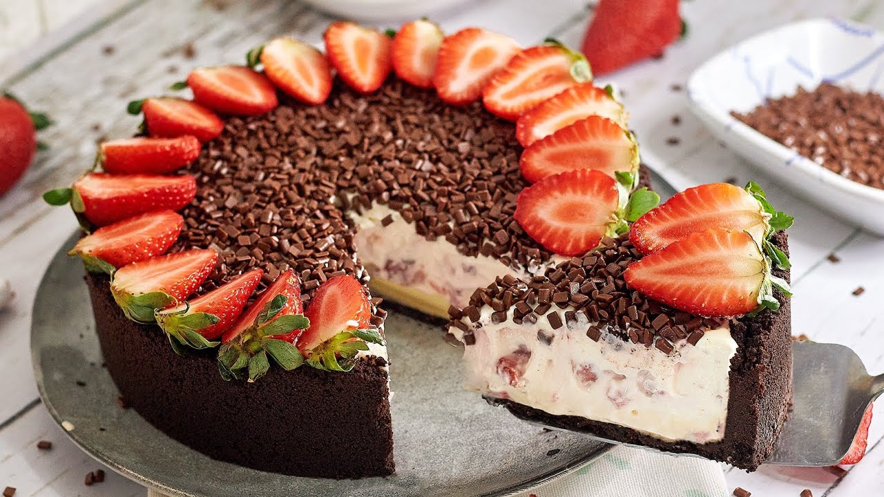 COMO FAZER TORTA DE MORANGO PERFEITA COM UMA DICA INFALÍVEL - MORANGOFEE