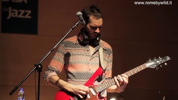 How to play an arpeggio by Paul Gilbert