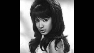 Vignette de la vidéo "Ronnie Spector-She Talks To Rainbows"