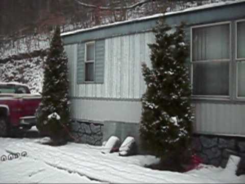 2009 blizzard snow storm this video was filmed on Stiltner Creek section of Buchanan County Grundy, Va.