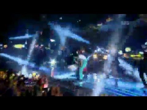 G-DRAGON [CRAYON] GD in Hongdae! @SBS Inkigayo Popular song 20121021