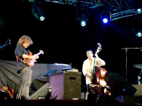 Javier Colina y Pat Metheny en Vitoria.