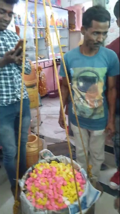 krishna ko tolne chale..