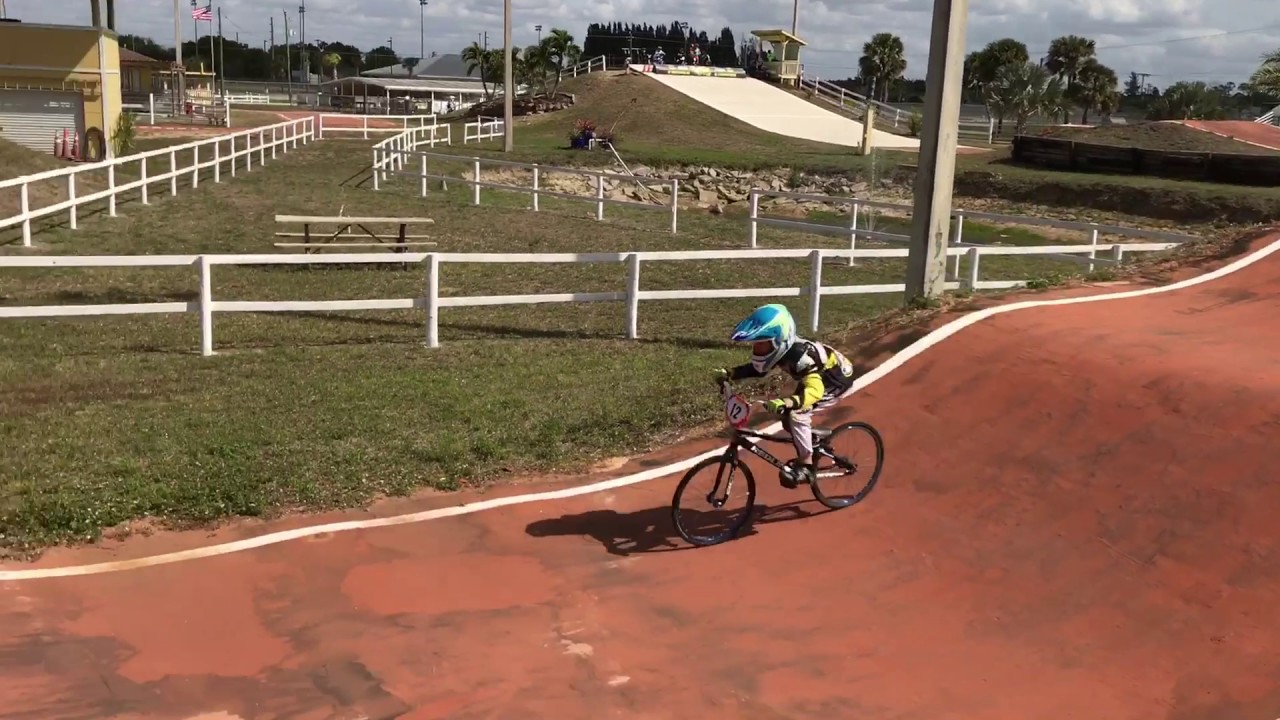 Flyin Brian jumping the whole 2nd straight