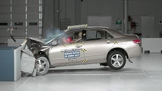 2003 Honda Accord moderate overlap IIHS crash test 2003 Honda Accord moderate overlap IIHS crash test