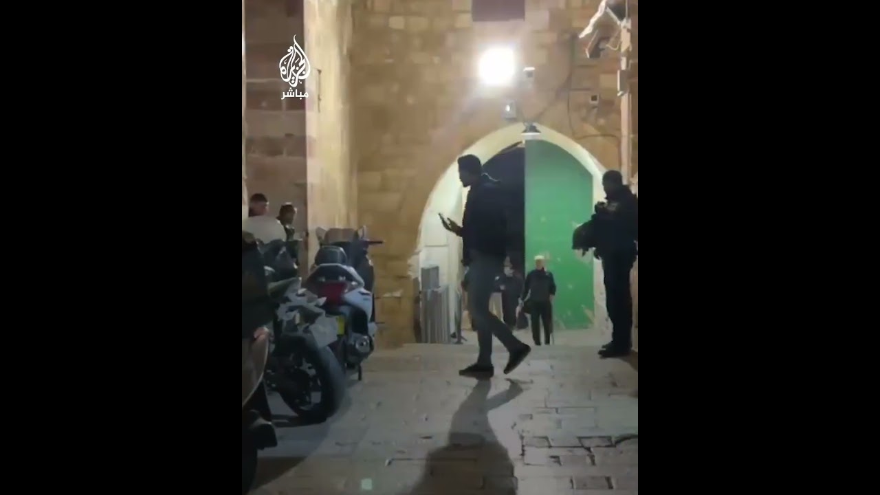 في رحاب الأقصى..  60 ألف مصلٍّ أدوا صلاتيْ العشاء والتراويح