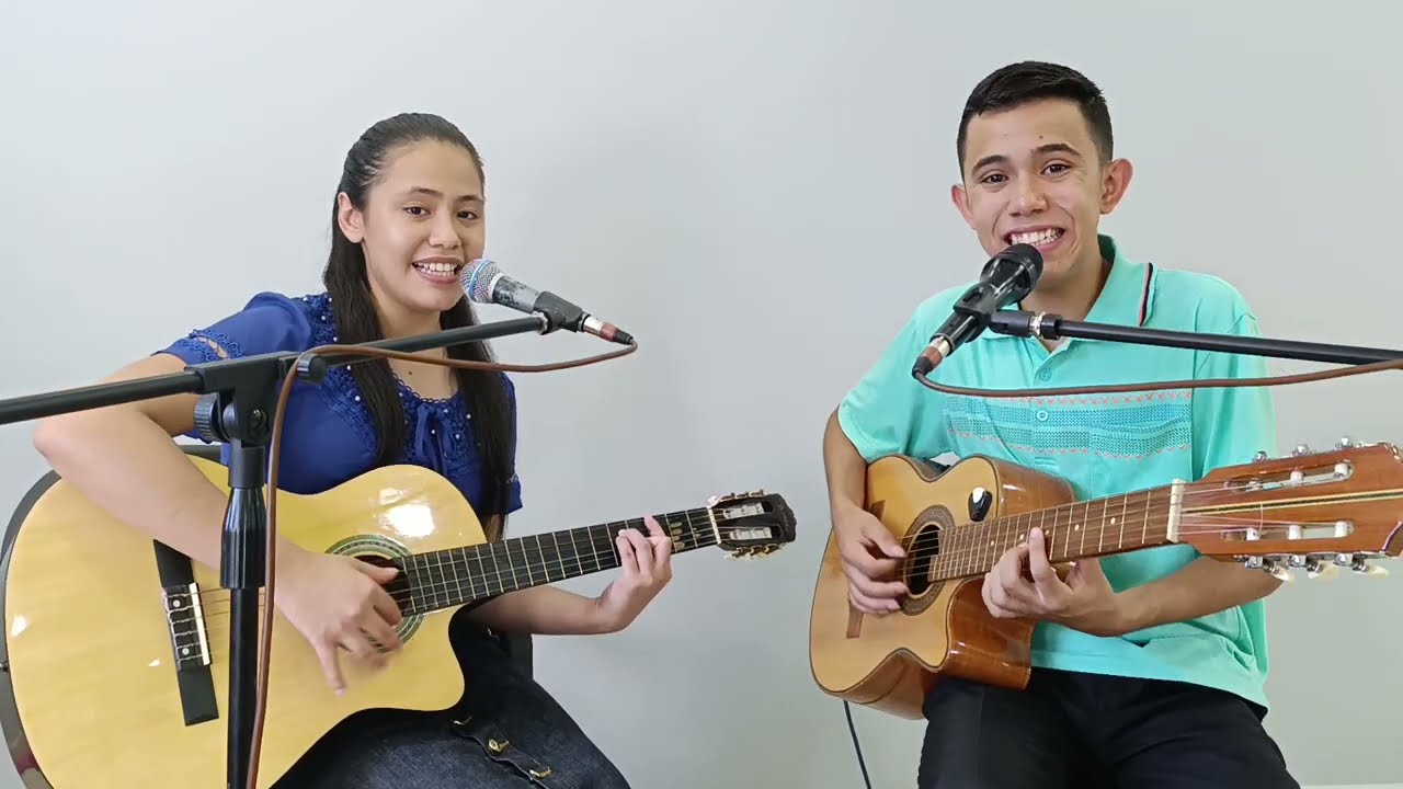 (ALLA EN MI PUEBLO)  Dúo Mónica y Mathias