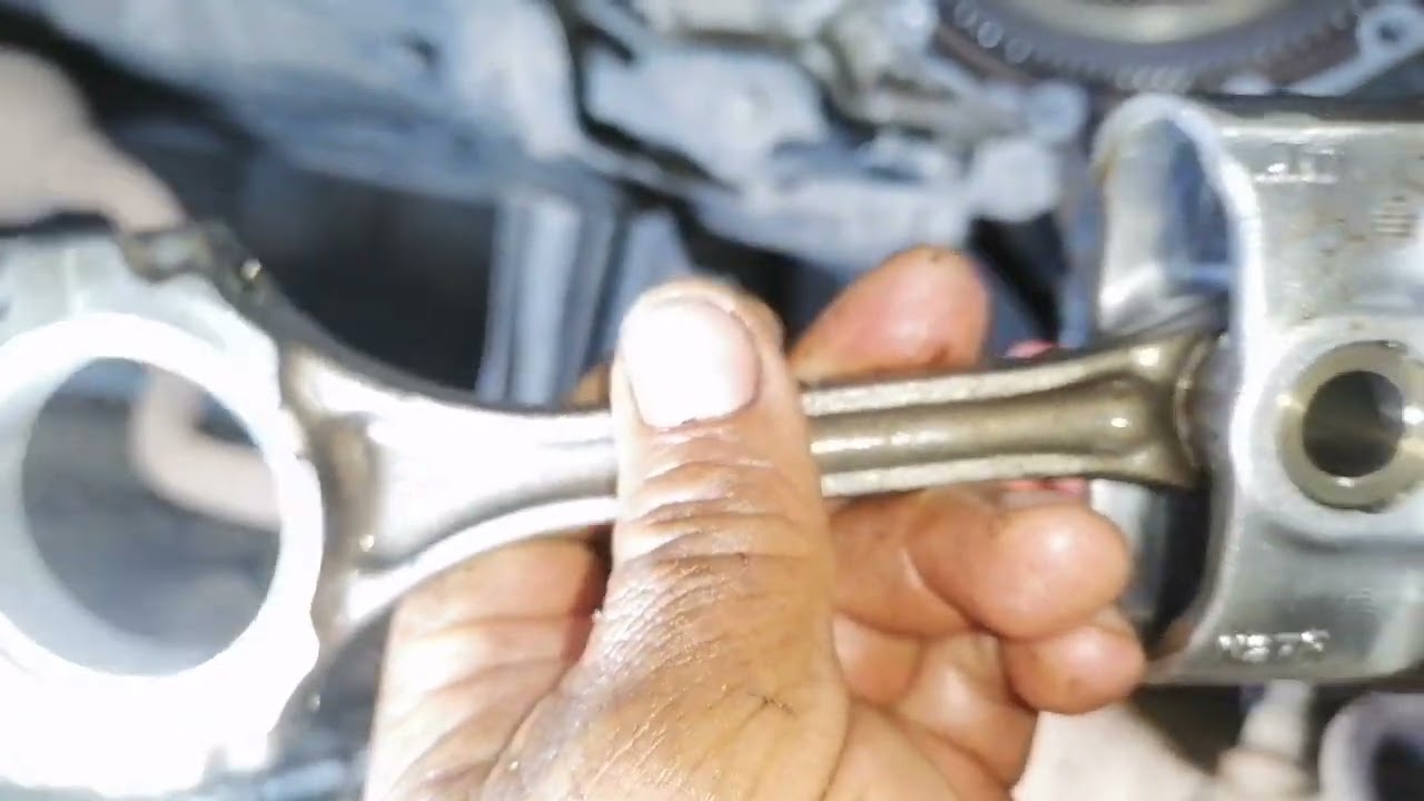 Desmontaje del carter y pistones motor Toyota Etios motor 2NR