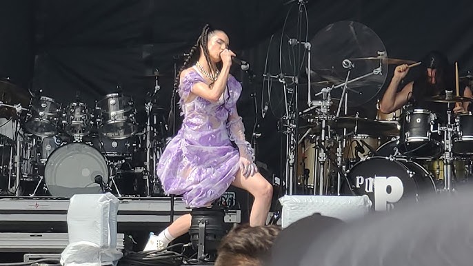 Poppy debuts new song 'FYB' at Reading 2022: It's about somebody getting  what they deserve