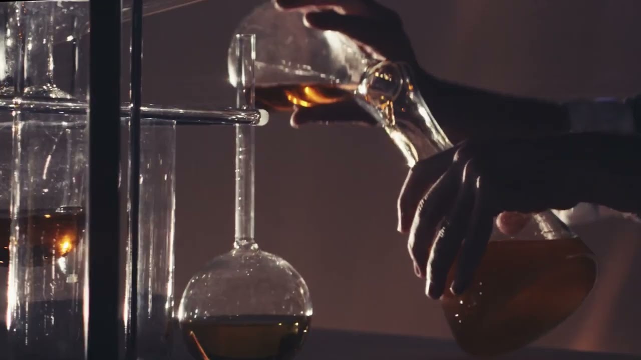 Experience The Serum Essence Genaissance de la Mer™