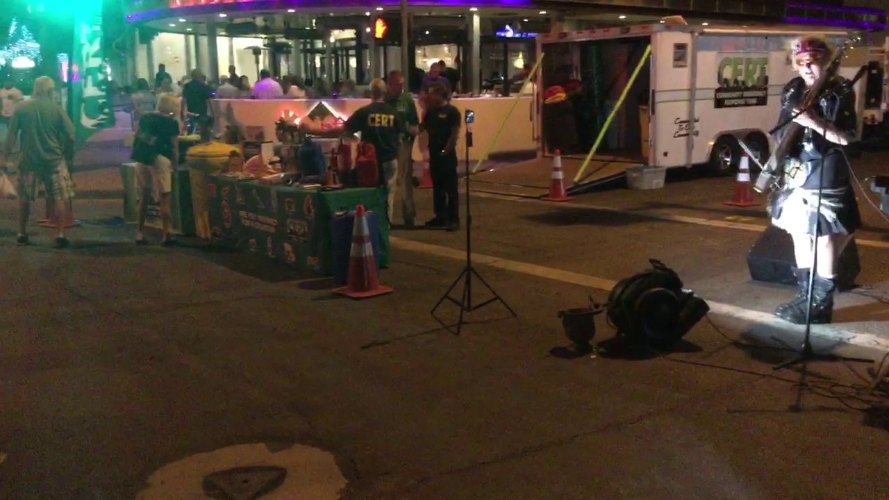 Palm Springs market night