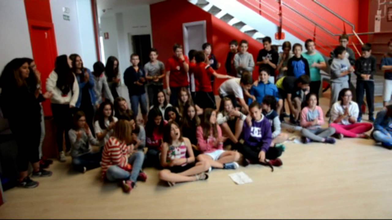 Atzera begiratu gabe. Oroitzapenean beti Bernart Etxepare.