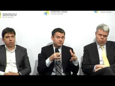 Чи потрібна Україні власна макроекономічна політика. УКМЦ-30-11-2015