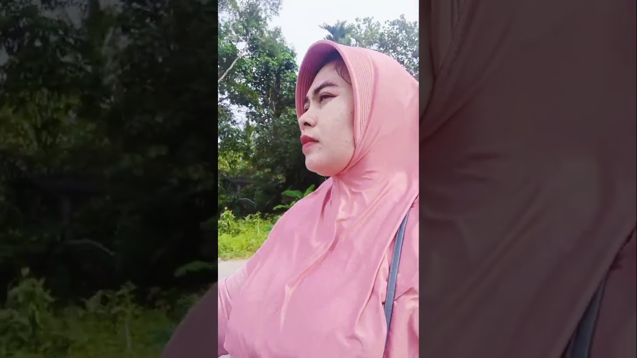 Kegiatanku hari ini cabutin rumput dan masak masak