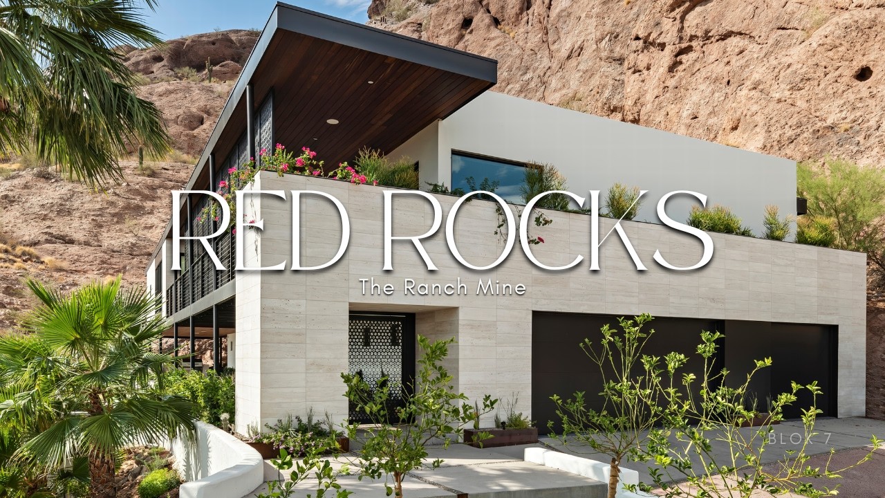 Этот дом на склоне холма в Финиксе был полностью перестроен, чтобы органично вписаться в ландшафт...