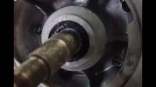 Leak test on a Puch SR 150 engine / Druckprüfung an einem Puch SR150-Motor