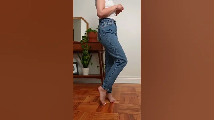 Trying on all my vintage Levis jeans so you can se...